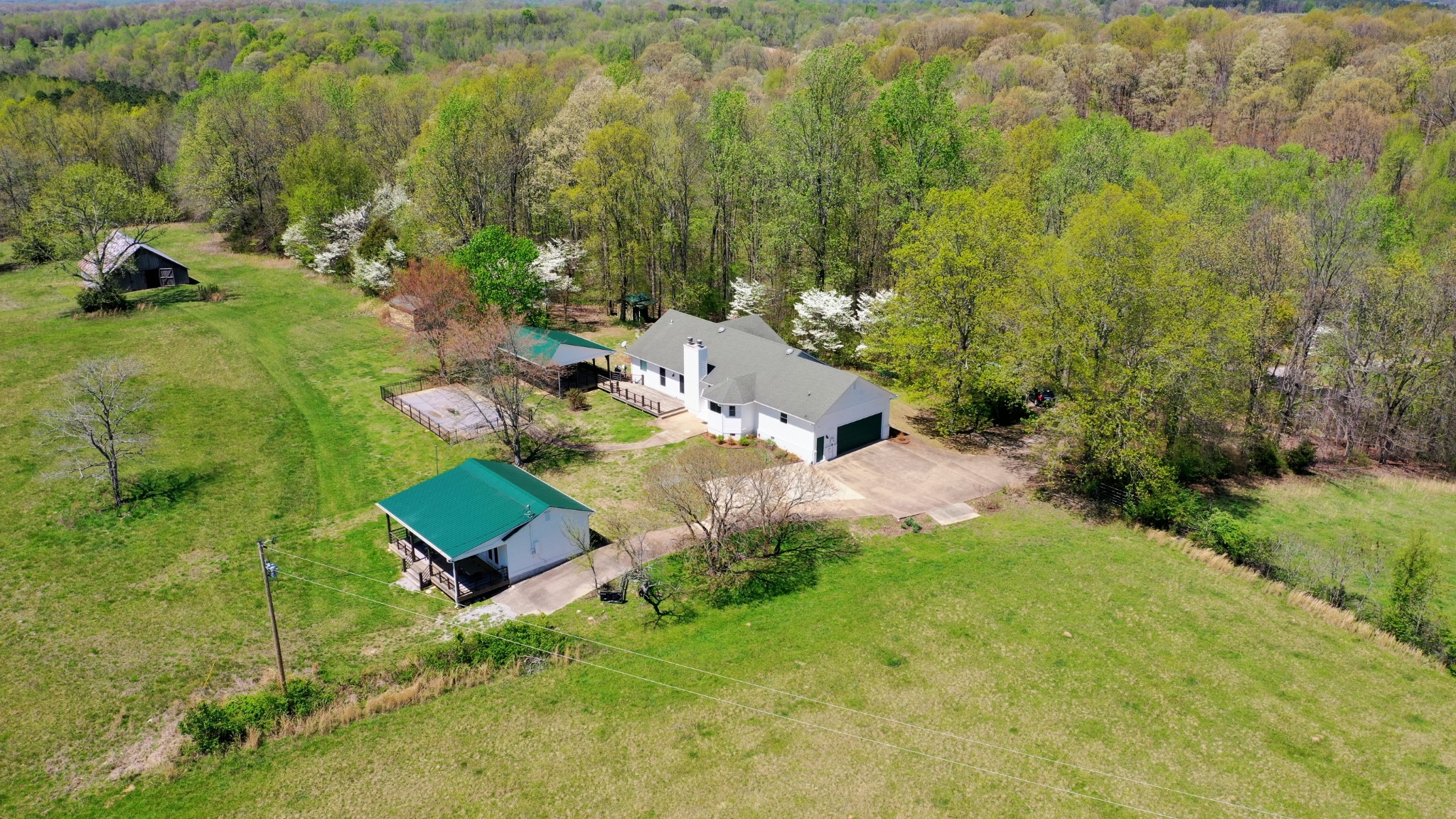 560 Big Spring Hollow Road Pulaski, TN 38478 - Photo 35 of 41 an aerial view of a house with a yard