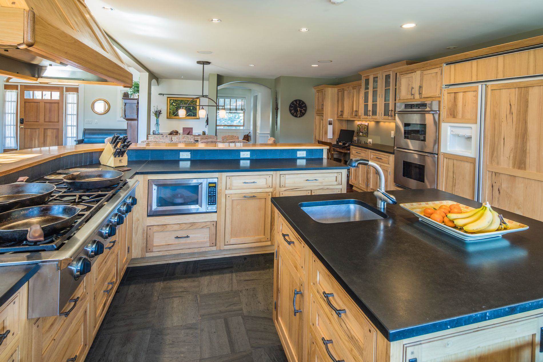 274 Roaring Brook Road Killington, VT 05751 - Photo 9 of 40 Gallery Image 9