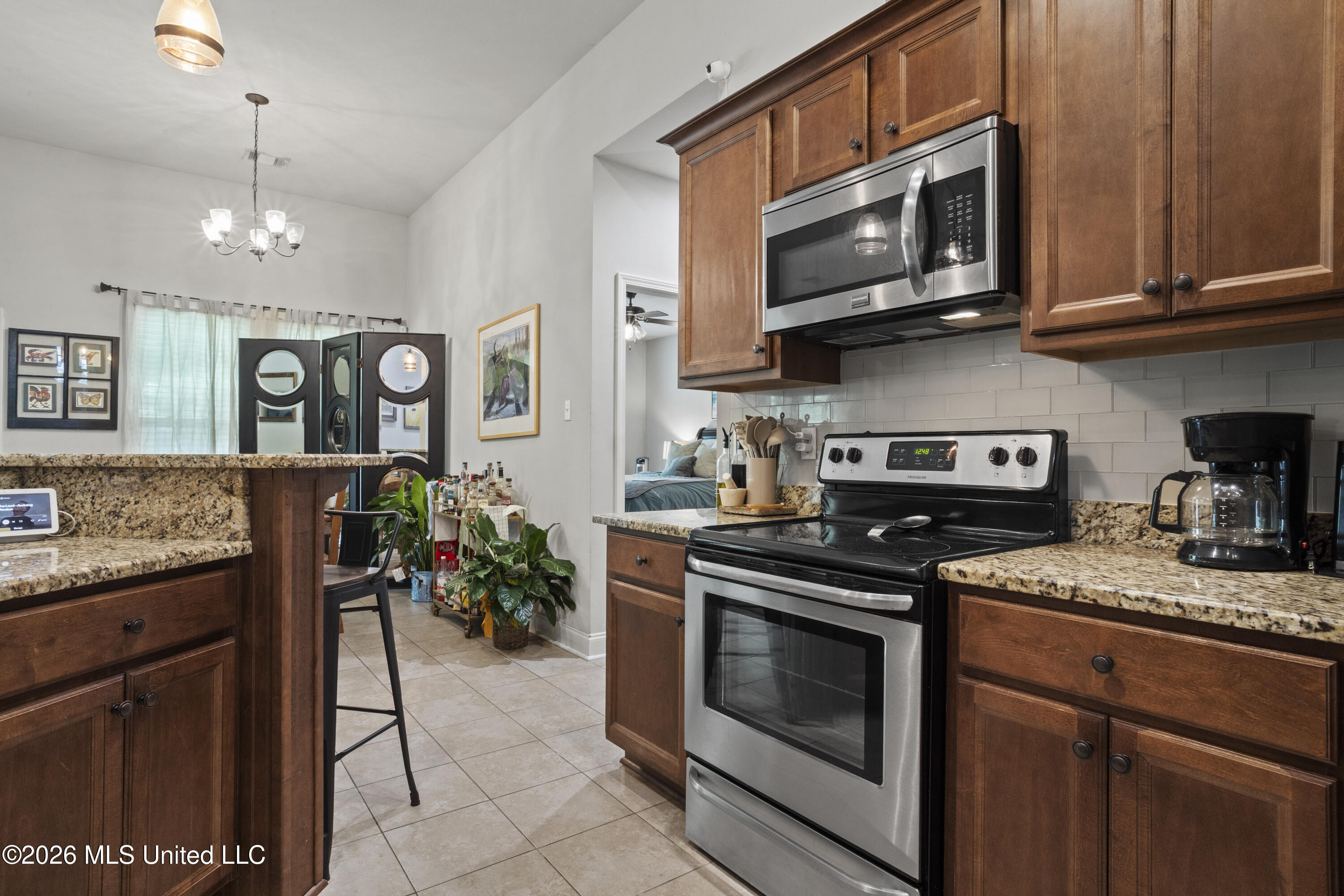 892 Reunion Pl Circle Biloxi, MS 39532 - Photo 14 of 30 Kitchen/Dining