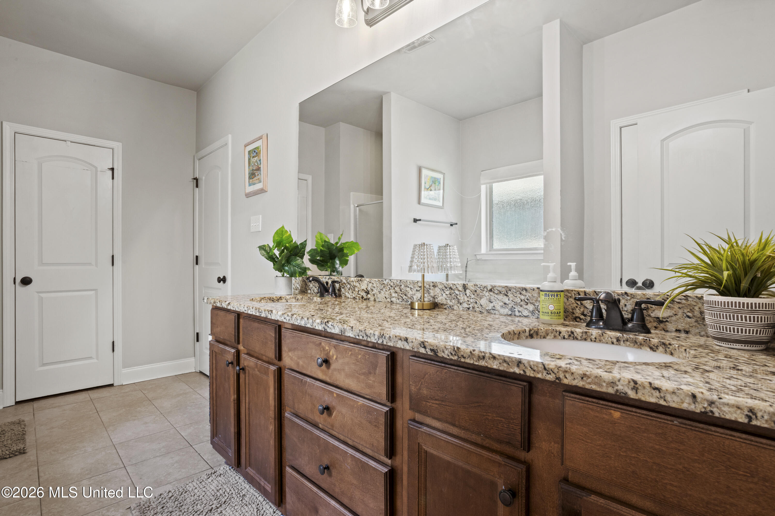 892 Reunion Pl Circle Biloxi, MS 39532 - Photo 19 of 30 Primary Bath