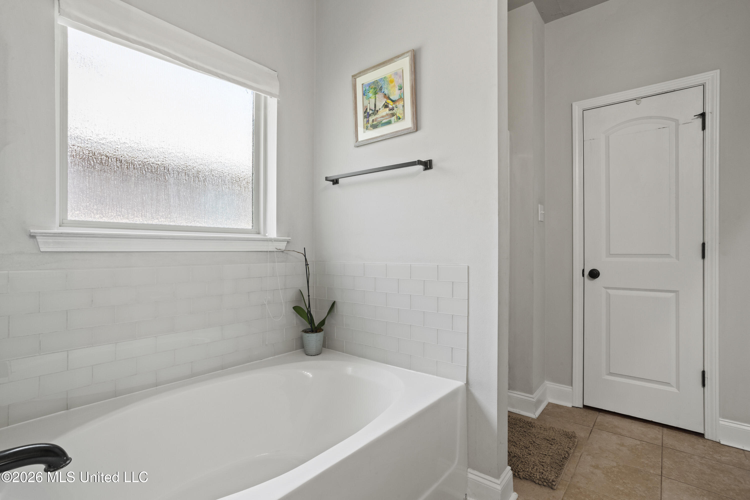 892 Reunion Pl Circle Biloxi, MS 39532 - Photo 21 of 30 Primary Bath/Soaking Tub