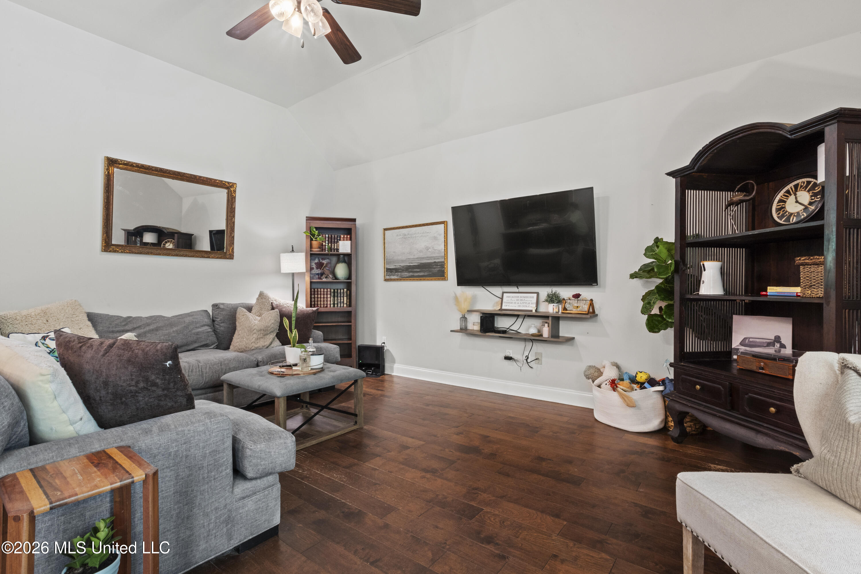 892 Reunion Pl Circle Biloxi, MS 39532 - Photo 7 of 30 Living Room