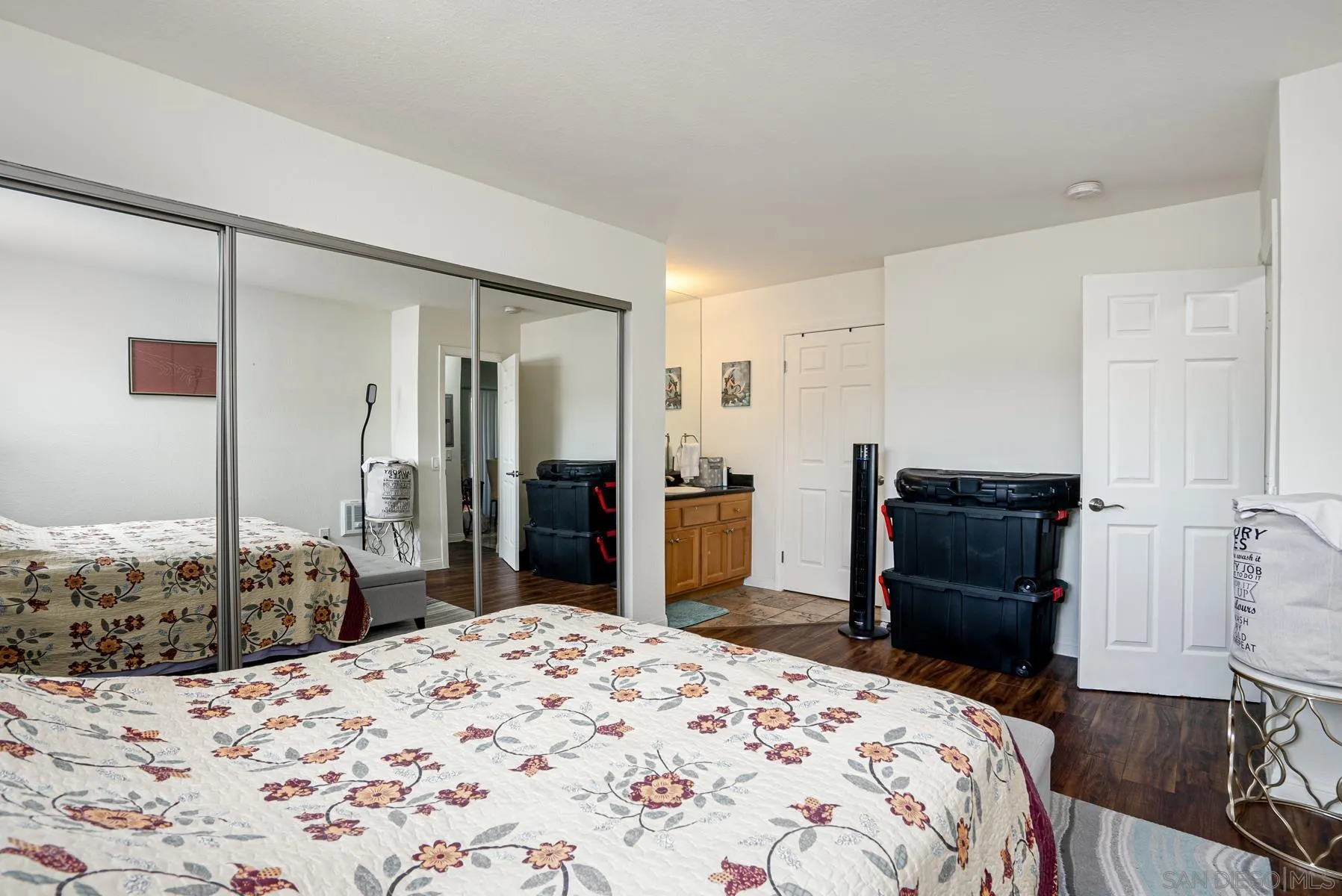 9860 Dale Avenue, Unit D7 Spring Valley, CA 91977 - Photo 13 of 19 a bedroom with a bed and a dresser
