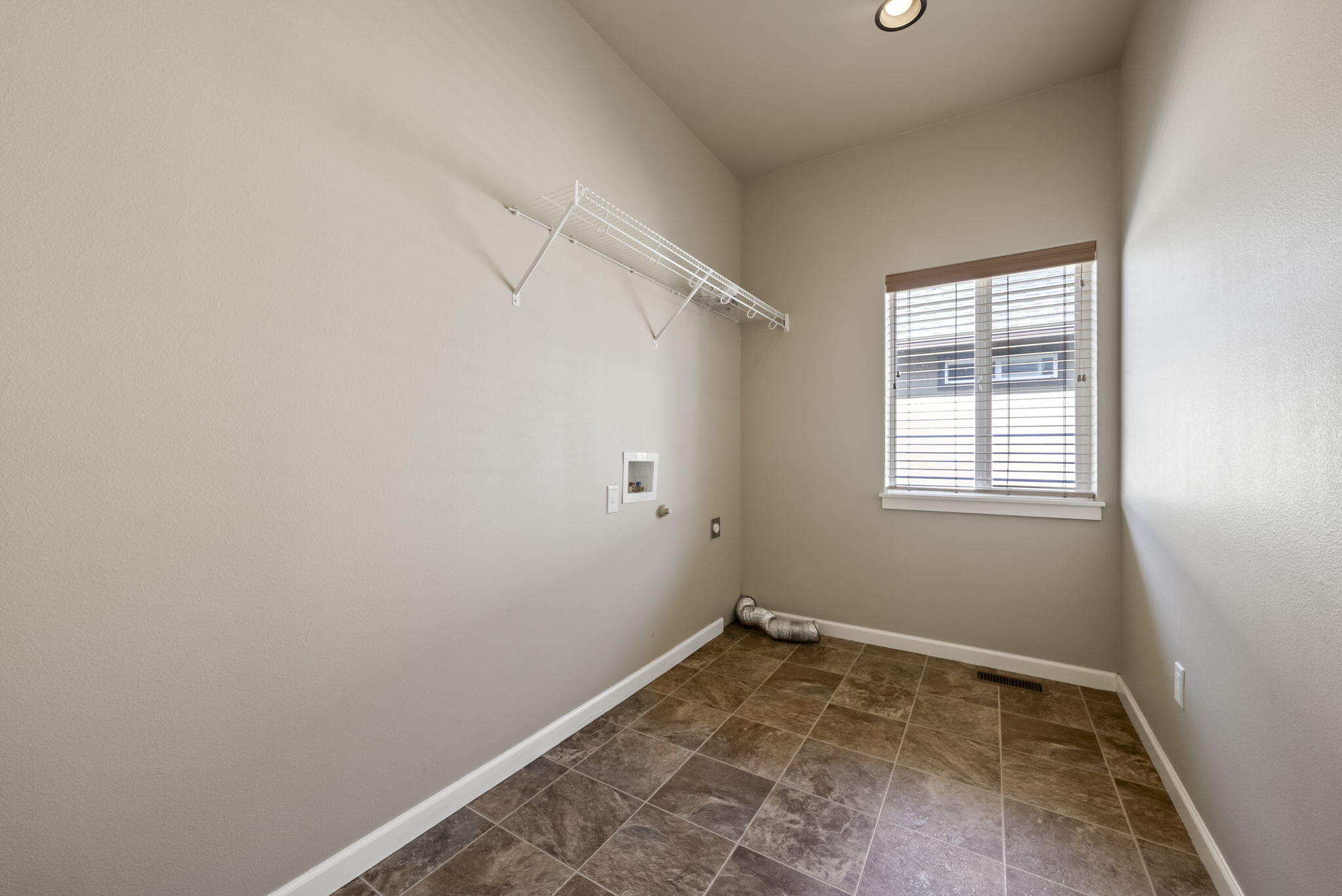 656 Southeast Reed Market Road Bend, OR 97702 - Photo 29 of 32 37-web-or-mls-DSC00953-HDR