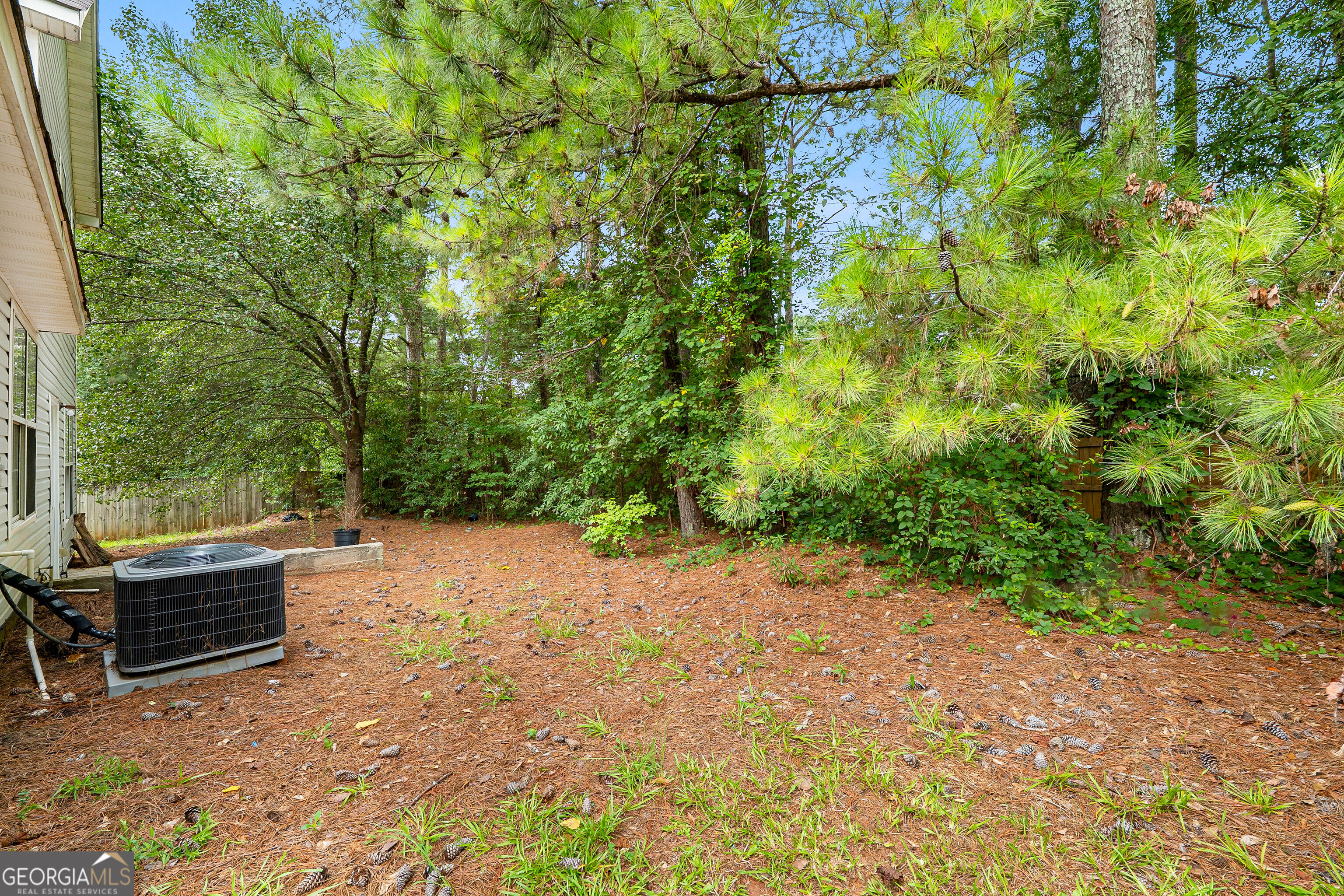 2397 Rambling Way Lithonia, GA 30058 - Photo 3 of 29 Gallery Image 3