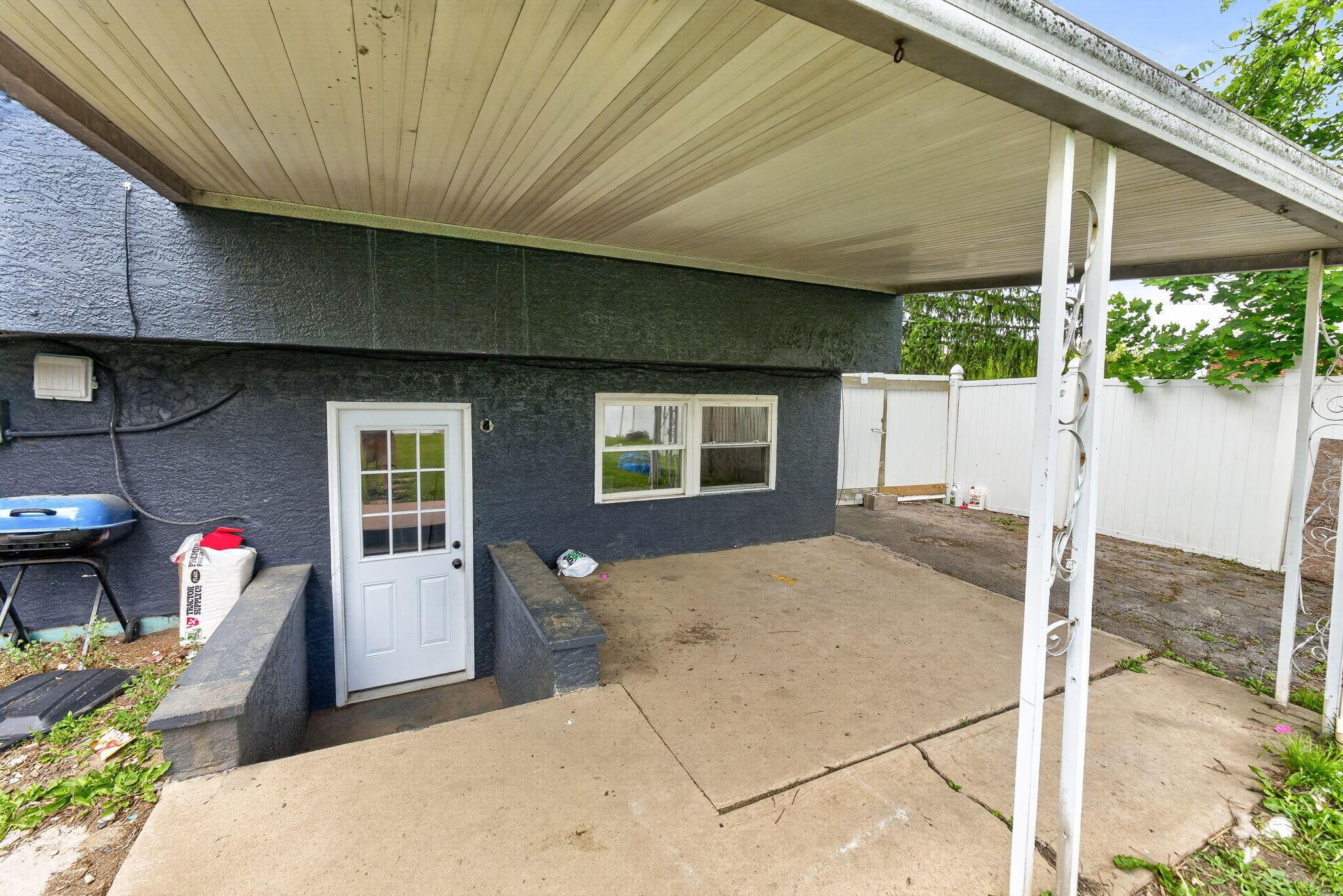 272-274 Hilliard Rome Road Columbus, OH 43228 - Photo 25 of 32 272-274 Hilliard Rome Rd (Exterior)-7