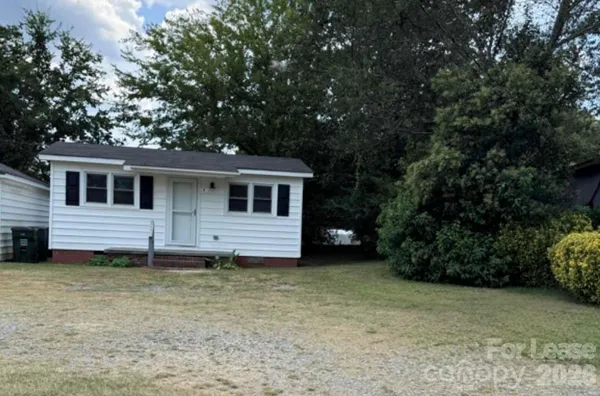 $950 | 261 Linden Avenue Southwest, Concord, NC 28027