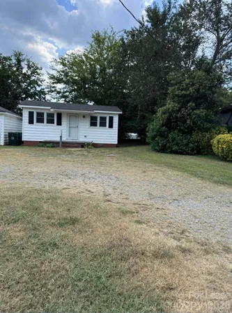 $950 | 261 Linden Avenue Southwest, Concord, NC 28027