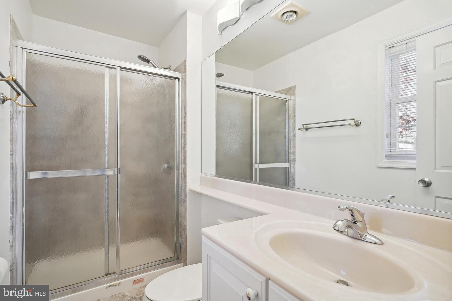 9912 Hall Road Potomac, MD 20854 - Photo 13 of 15 Updated ensuite Bath to 4th upstairs Bedroom