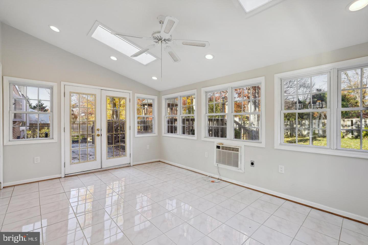 9912 Hall Road Potomac, MD 20854 - Photo 7 of 15 Sunroom addition