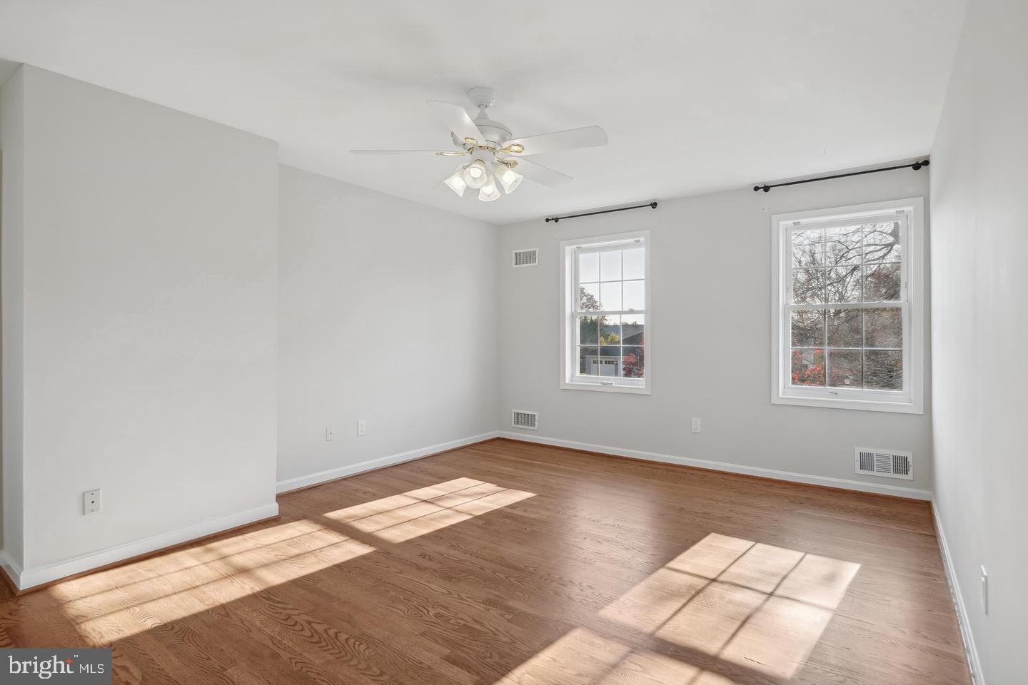 9912 Hall Road Potomac, MD 20854 - Photo 9 of 15 Primary Bedroom Suite with adjacent sitting room