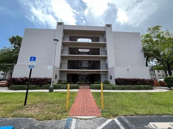 $2,500 | 8540 Southwest 133rd Avenue Road, Unit 123, Miami, FL 33183