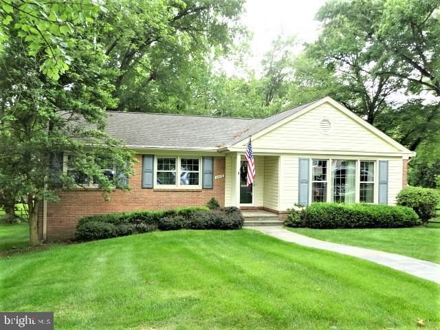 8412 Jeb Stuart Road Potomac, MD 20854 - Photo 2 of 25 8412 Jeb Stuart Road