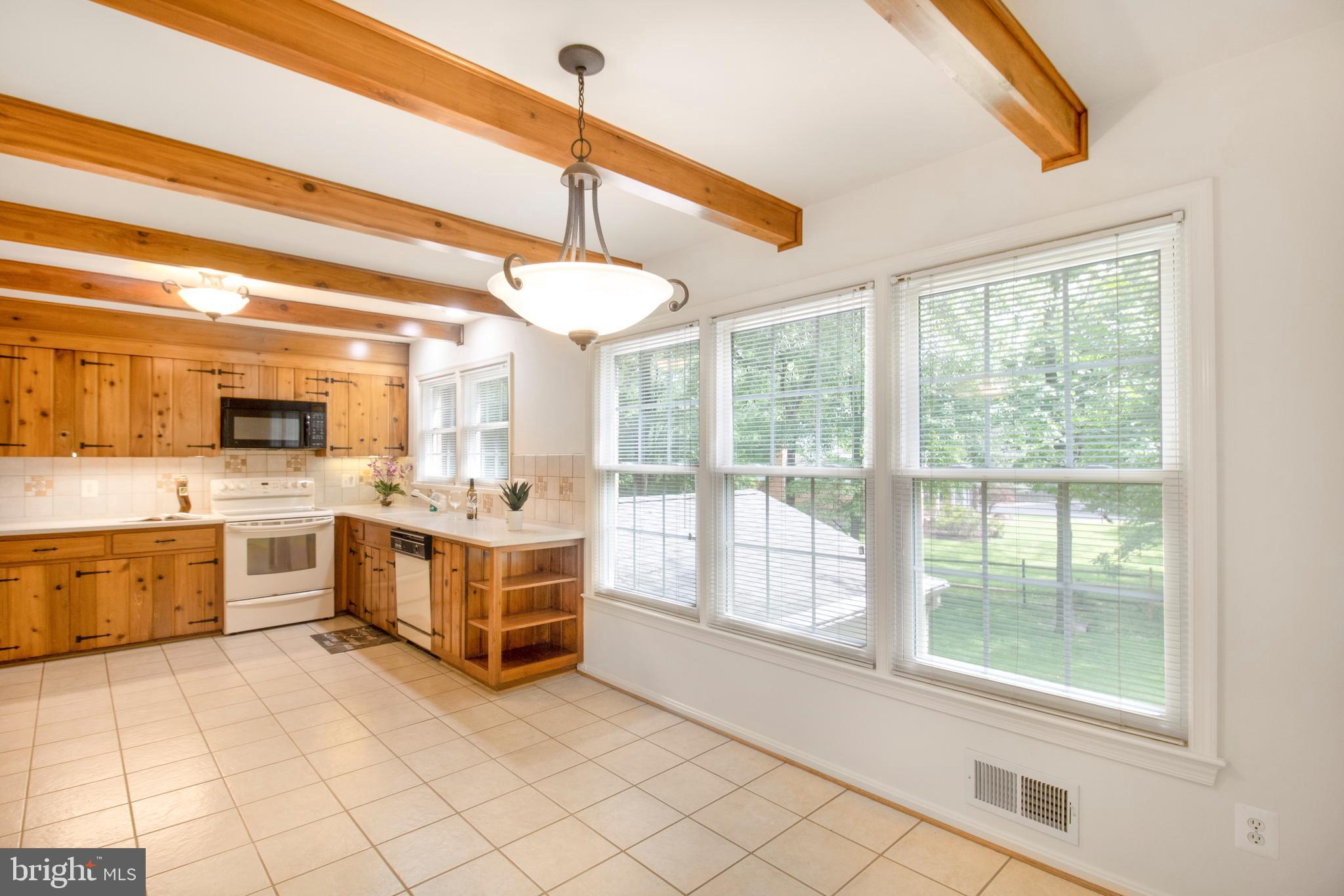 8412 Jeb Stuart Road Potomac, MD 20854 - Photo 11 of 25 Great Light Over the Deck