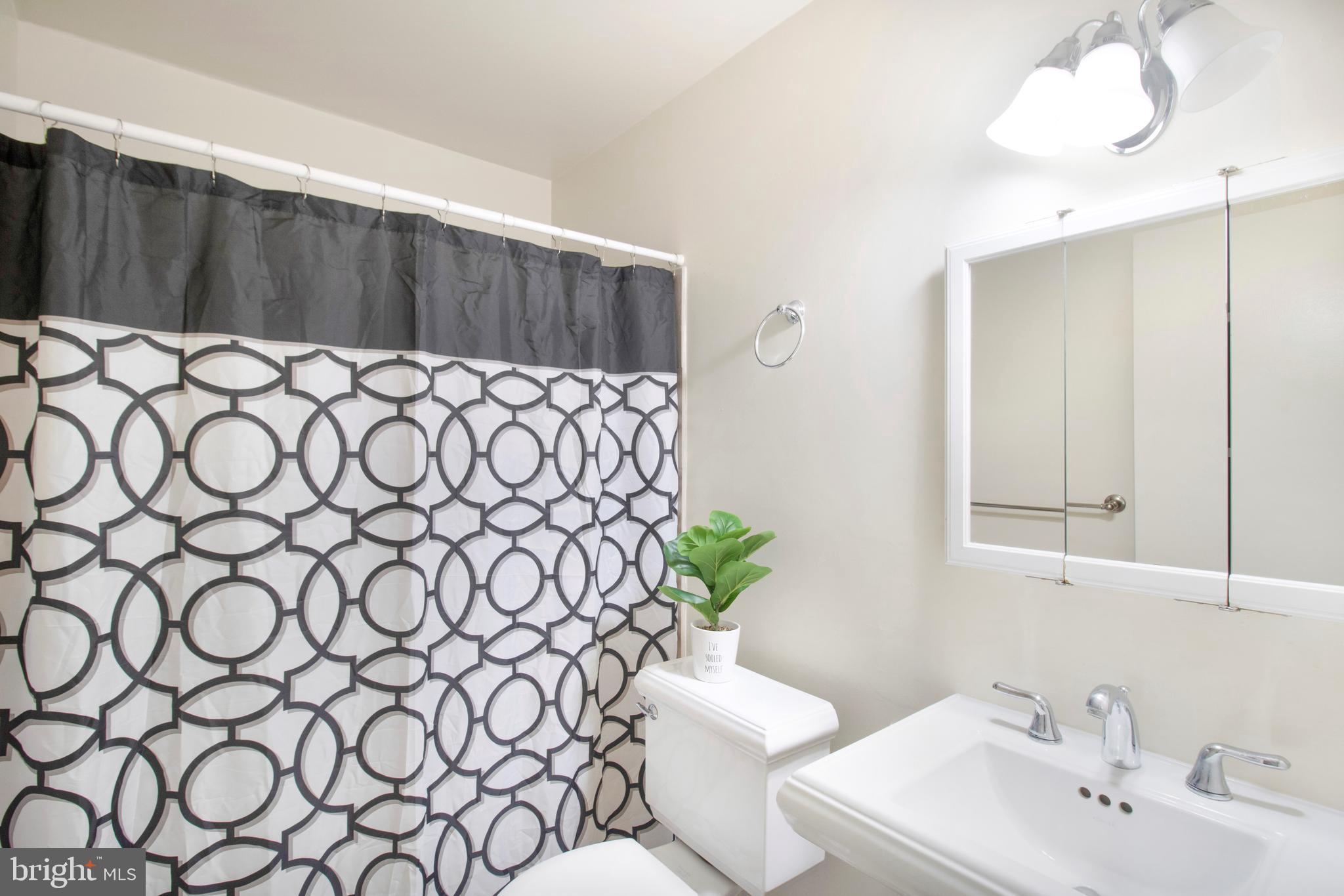 8412 Jeb Stuart Road Potomac, MD 20854 - Photo 18 of 25 Renovated Baths