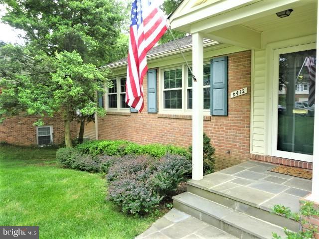 8412 Jeb Stuart Road Potomac, MD 20854 - Photo 20 of 25 Flagstone Walk Way