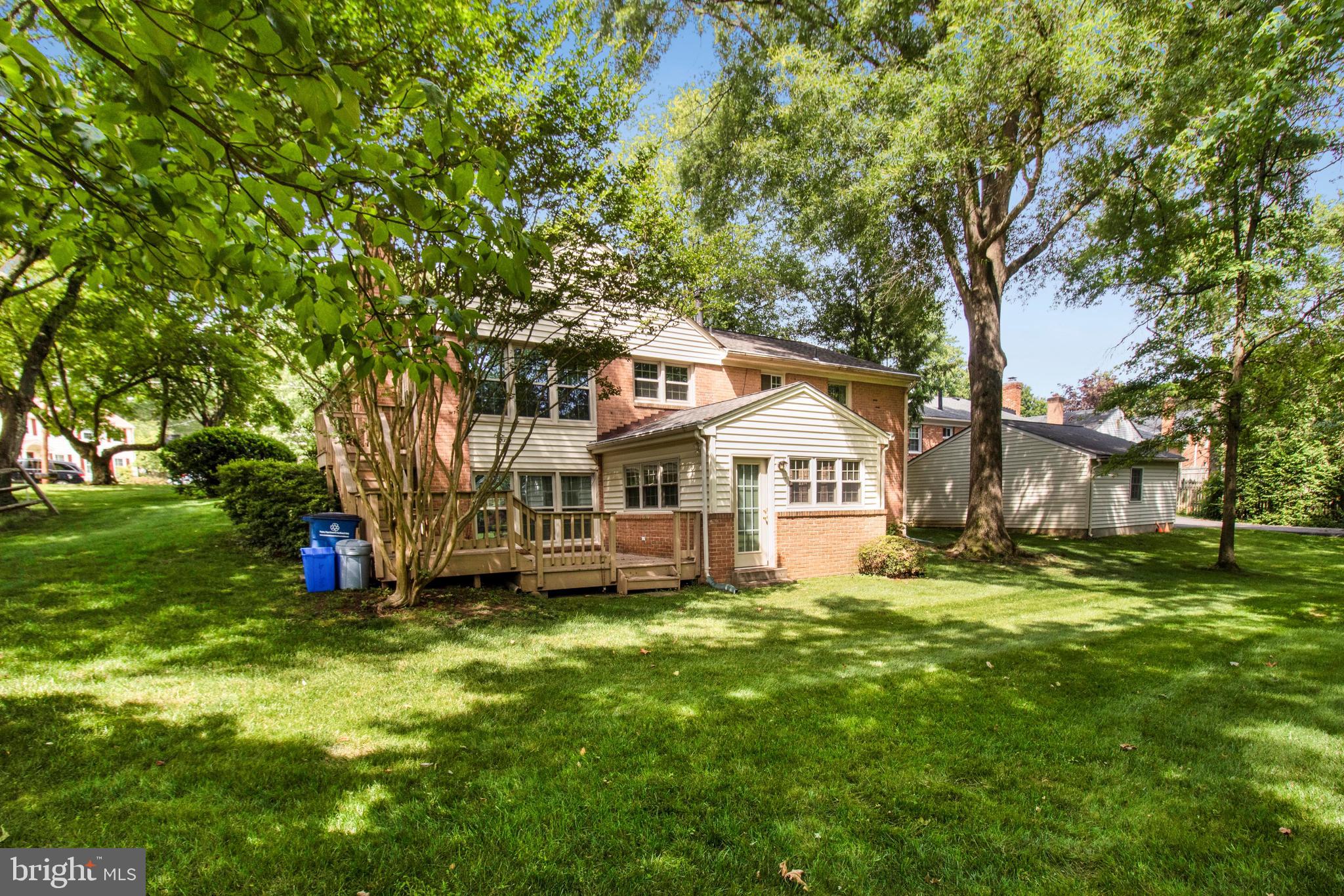 8412 Jeb Stuart Road Potomac, MD 20854 - Photo 3 of 25 Spacious Yard, 1/4 Acre
