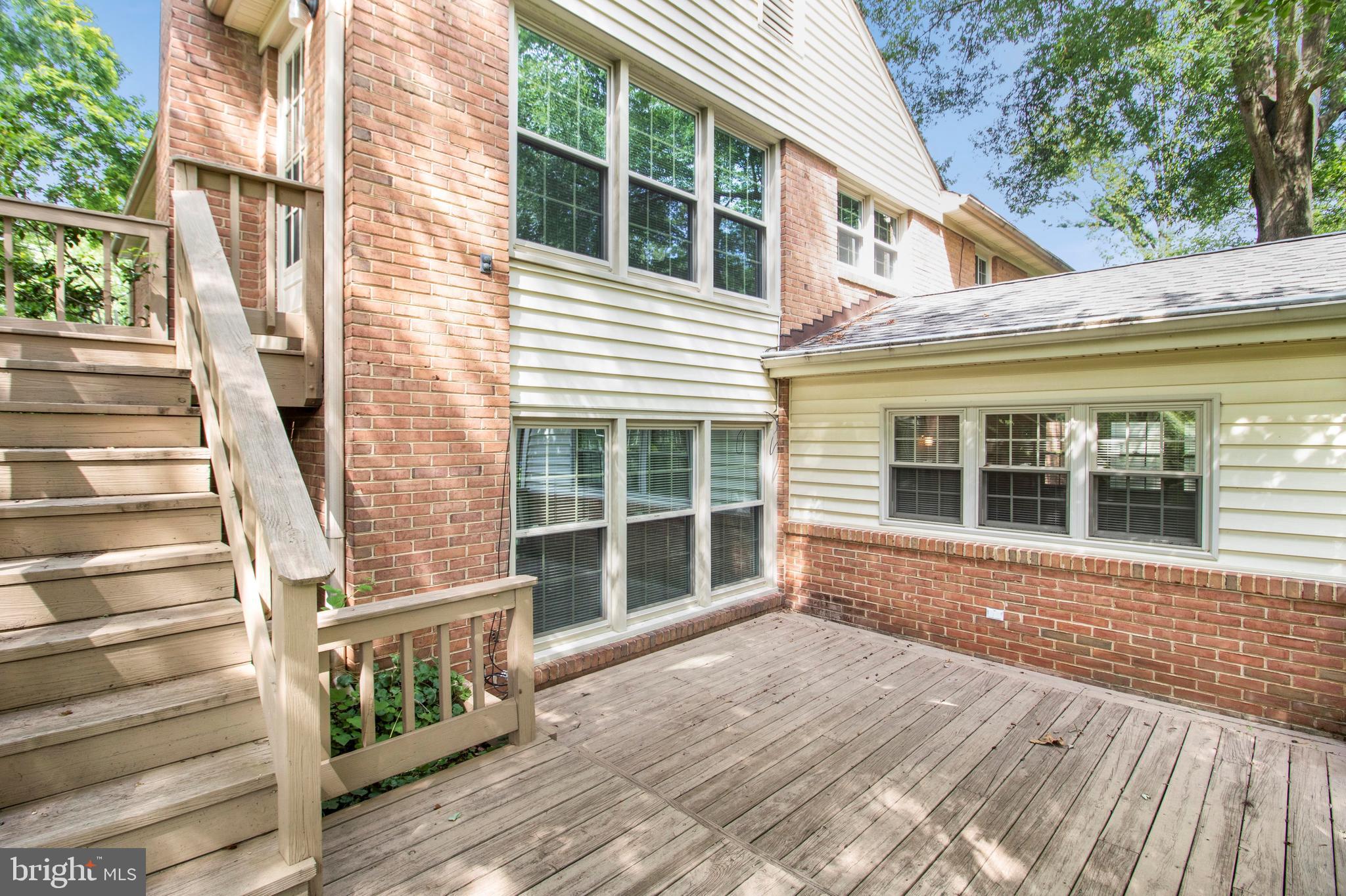 8412 Jeb Stuart Road Potomac, MD 20854 - Photo 21 of 25 Multi-Level Deck