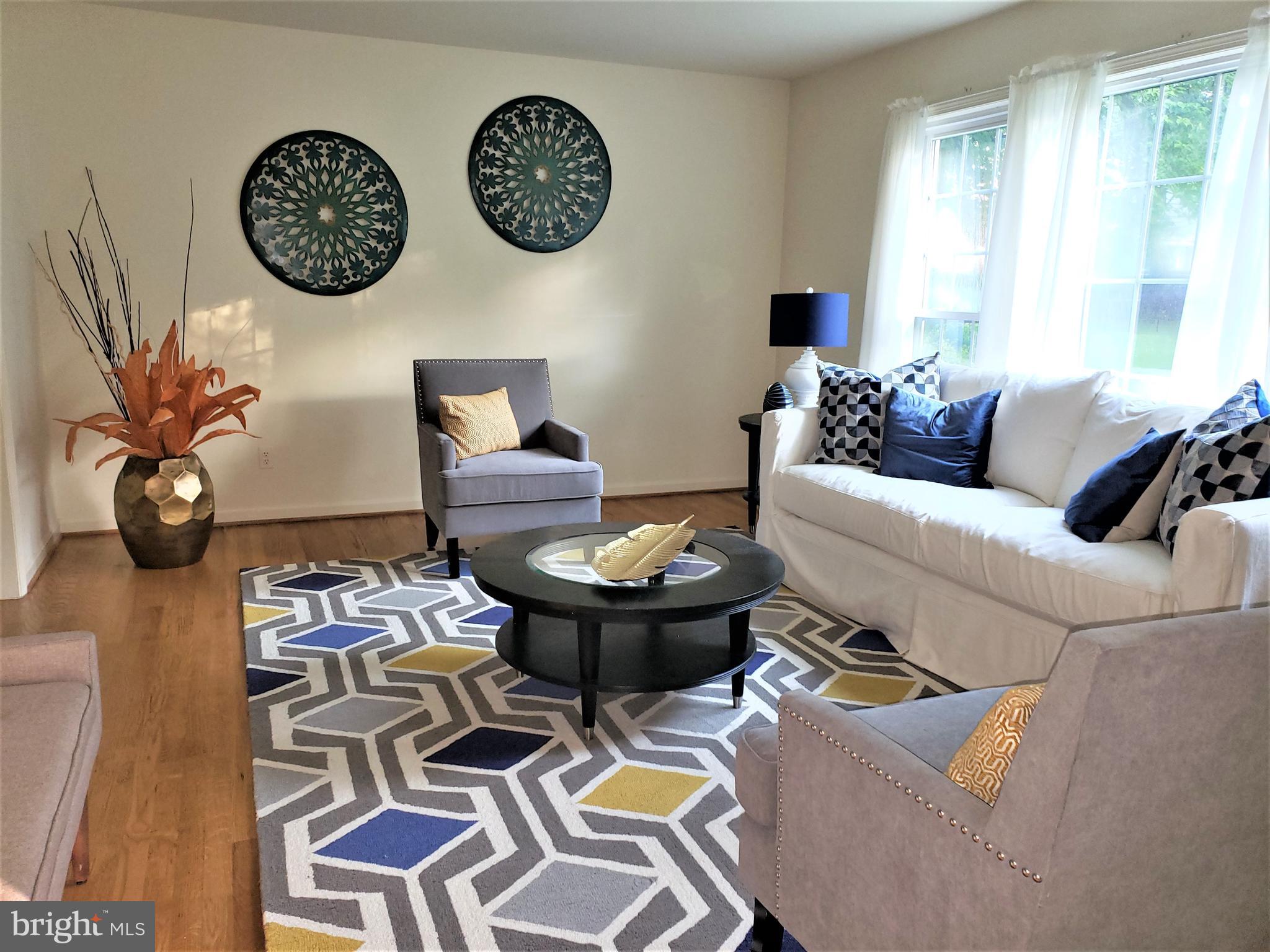 8412 Jeb Stuart Road Potomac, MD 20854 - Photo 6 of 25 Great Natural Light