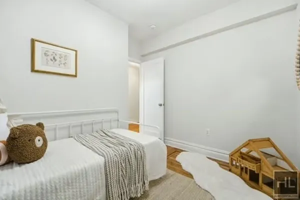 $1,149,000 | 160 East 3rd Street, Unit 2F | East Village