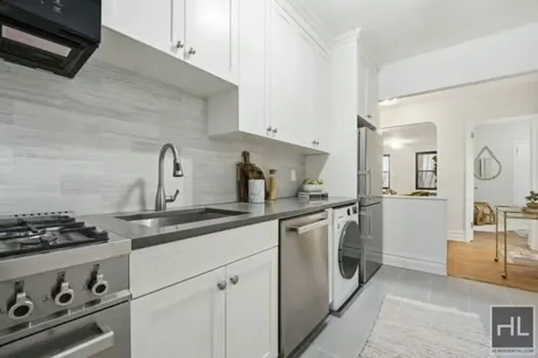 $1,149,000 | 160 East 3rd Street, Unit 2F | East Village