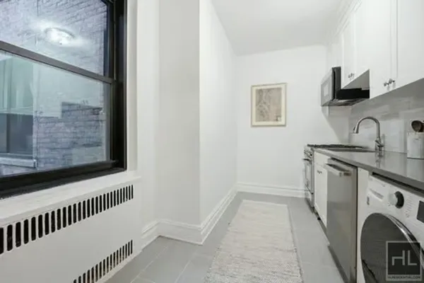 $1,149,000 | 160 East 3rd Street, Unit 2F | East Village