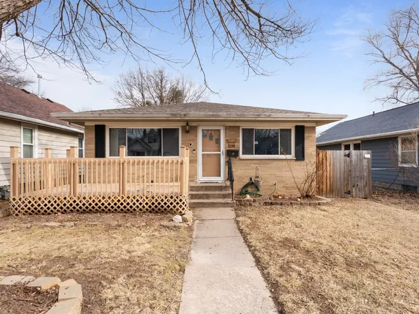 $195,000 | 2350 31st Street, Moline, IL 61265