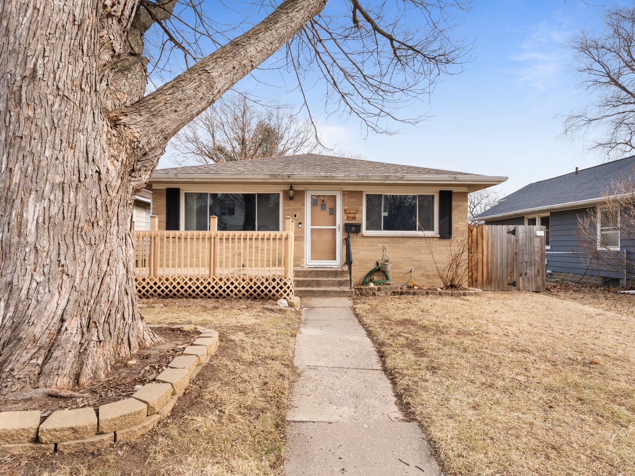 2350 31st Street Moline, IL 61265 - Photo 2 of 46