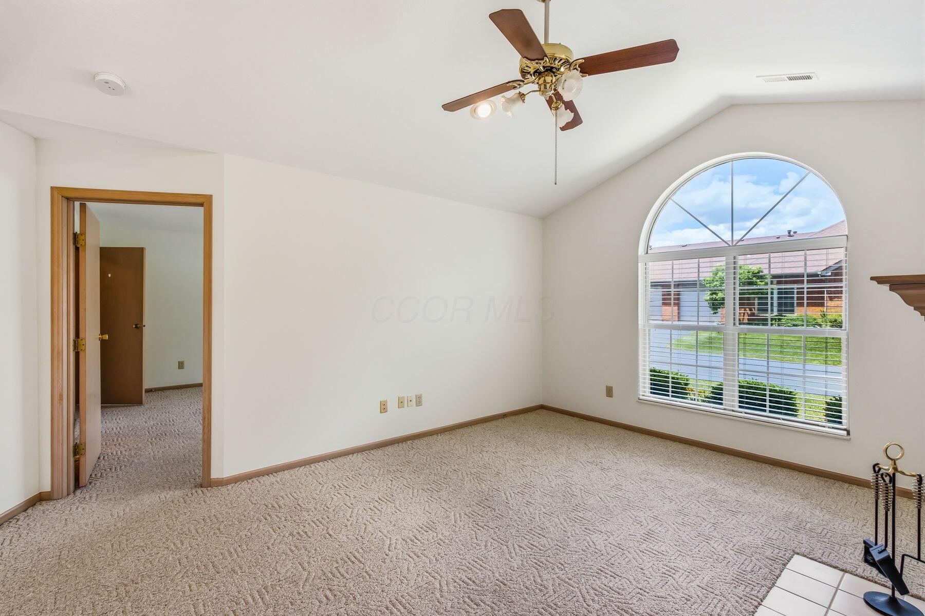 5831 Locbury Lane, Unit R Dublin, OH 43016 - Photo 5 of 35