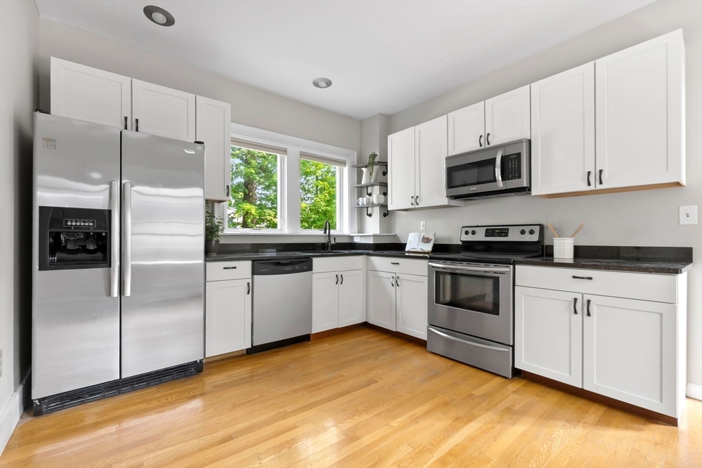 868 Main Street Reading, MA 01867 - Photo 9 of 41 Gallery Image 9