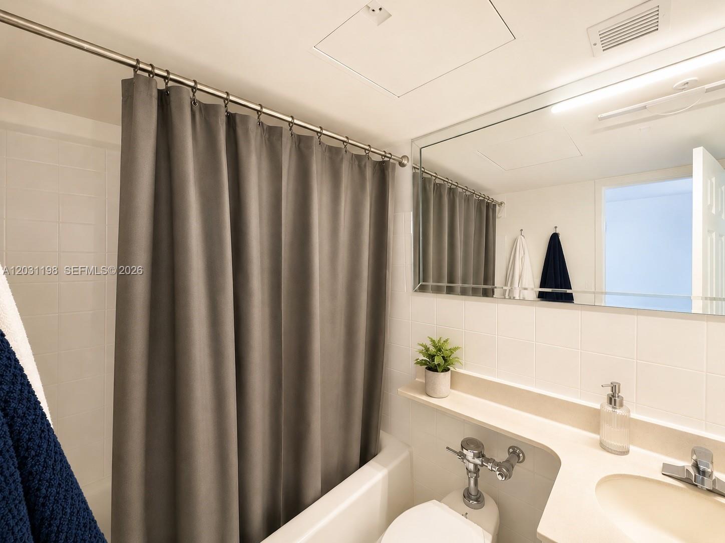 1500 Bay Road, Unit 718S Miami Beach, FL 33139 - Photo 9 of 30