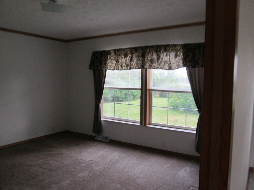 1050 East Millbrook Road Mount Pleasant, MI 48858 - Photo 11 of 37 1801321-10.JPG