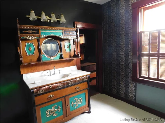 $199,900 | 225 West Oak Street, Campbellsburg, IN 47108