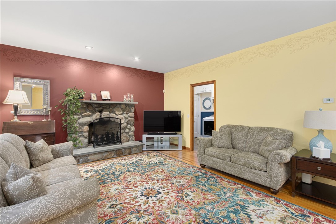 35 Great Road Barrington, RI 02806 - Photo 7 of 37