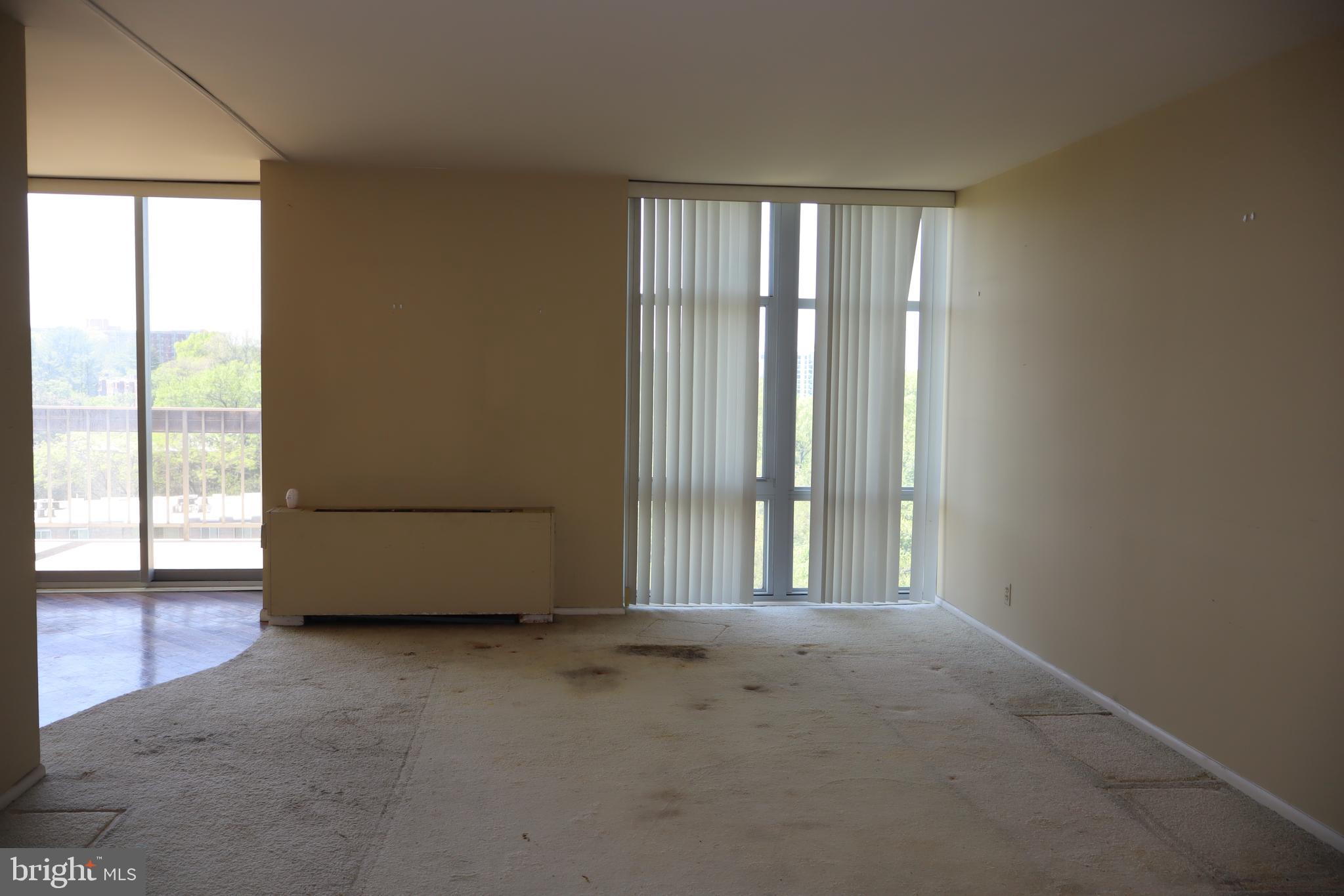 3600 Conshohocken Avenue, Unit 1004 Philadelphia, PA 19131 - Photo 8 of 17 an empty room with a window