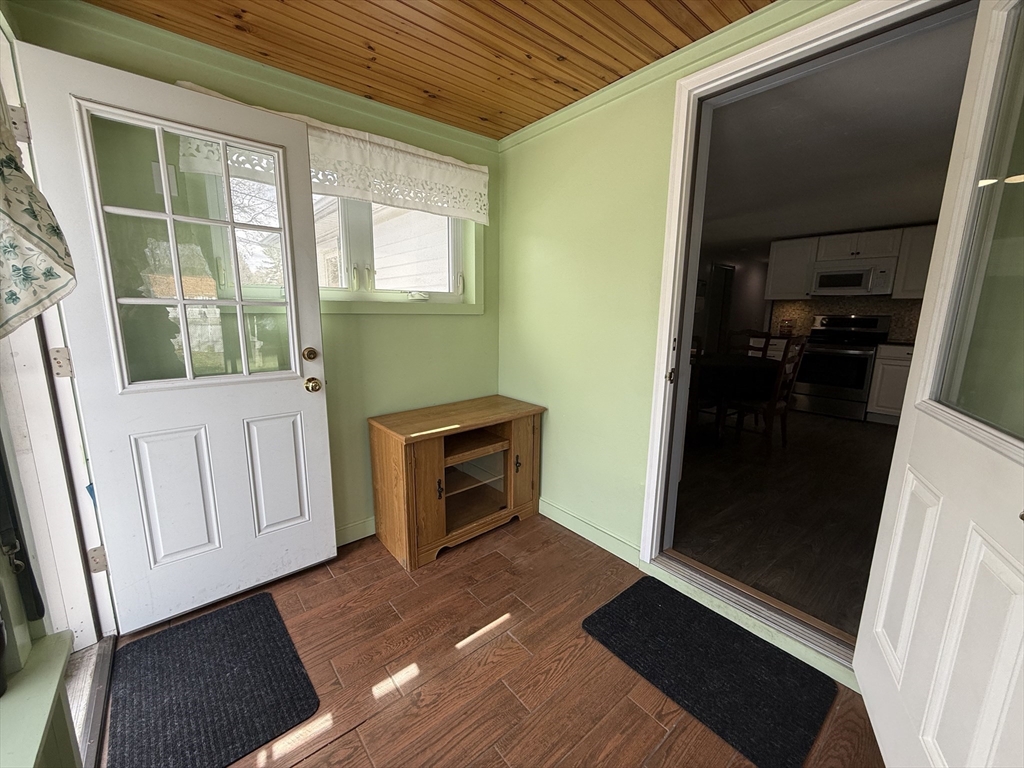 6 Riebe Avenue Webster, MA 01570 - Photo 18 of 34