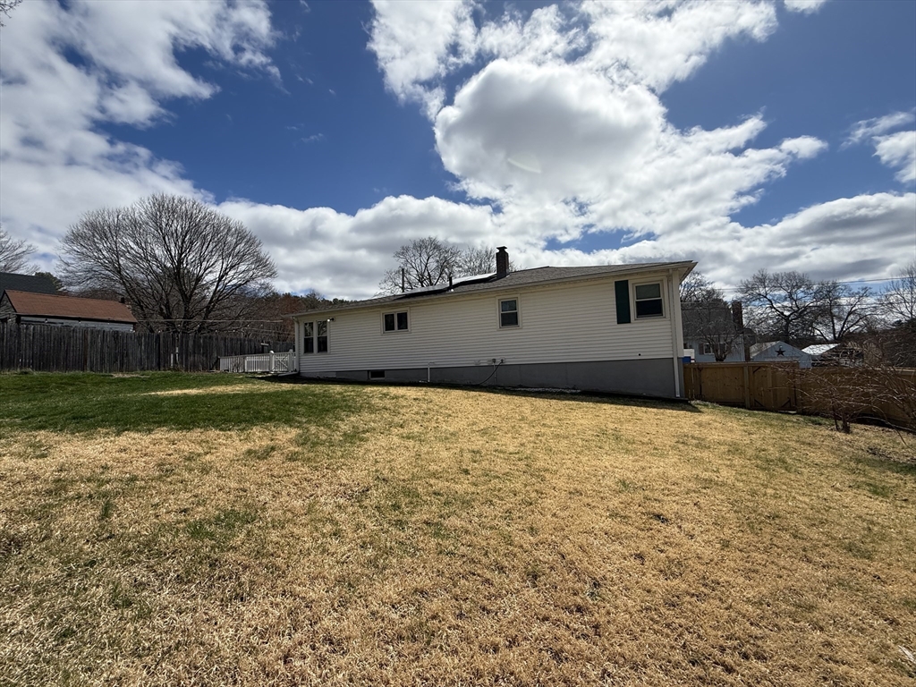 6 Riebe Avenue Webster, MA 01570 - Photo 5 of 34