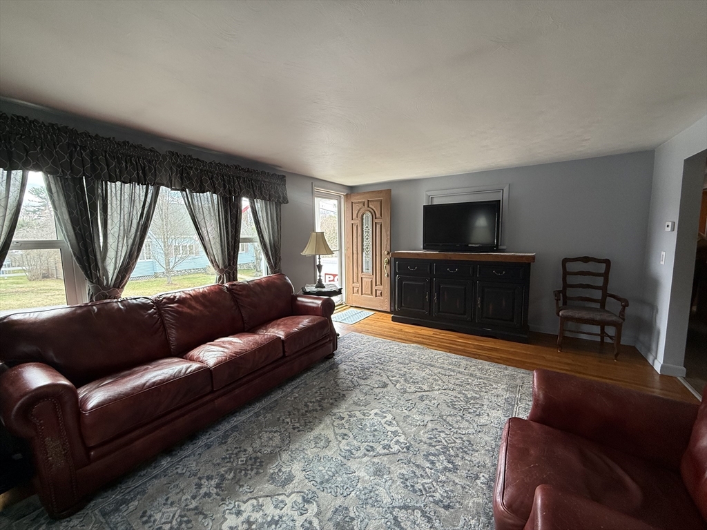 6 Riebe Avenue Webster, MA 01570 - Photo 10 of 34