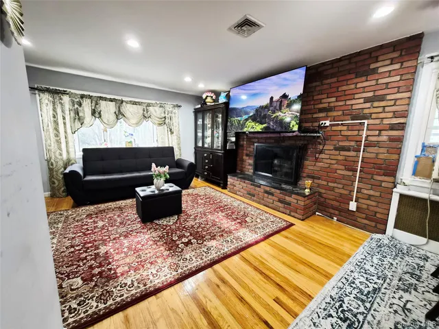 $695,000 | 225 East Mineola Avenue, Valley Stream, NY 11580