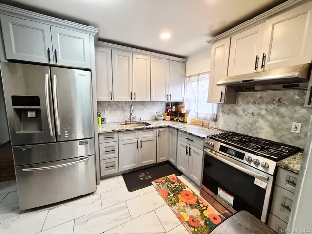 $695,000 | 225 East Mineola Avenue, Valley Stream, NY 11580