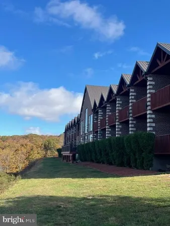 $549,900 | 5 Tioga Drive, Hazleton, PA 18202