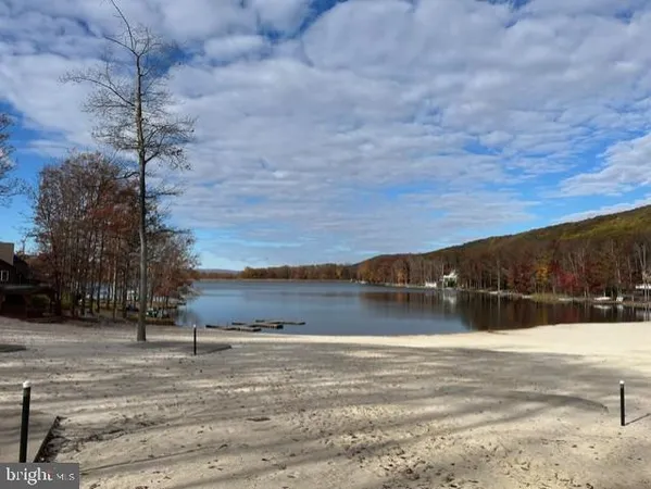 $549,900 | 5 Tioga Drive, Hazleton, PA 18202