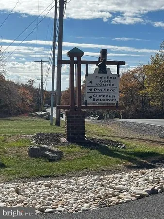 $549,900 | 5 Tioga Drive, Hazleton, PA 18202