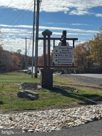 $599,990 | 5 Tioga Drive, Hazleton, PA 18202