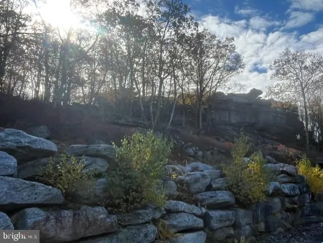 $599,990 | 5 Tioga Drive, Hazleton, PA 18202