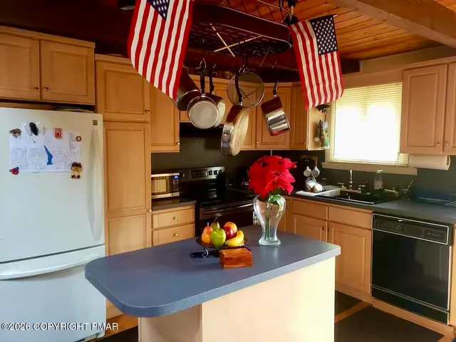 $214,900 | 4517 Briarcliff Terrace, Tobyhanna, PA 18466