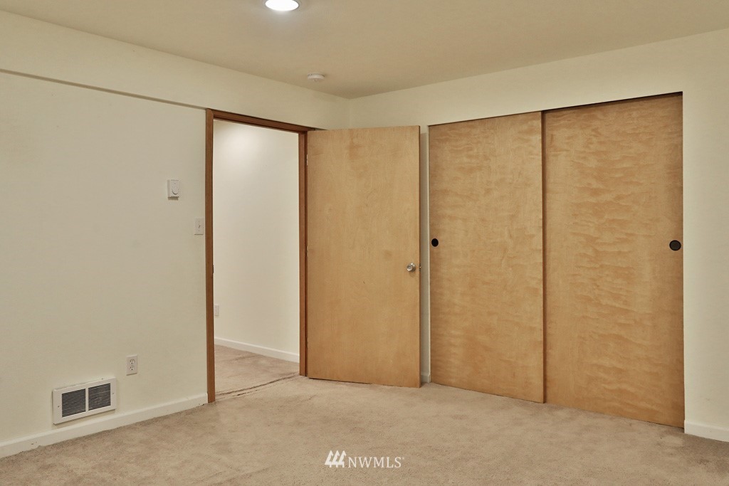 6301 Wahl Road Freeland, WA 98249 - Photo 23 of 40 a view of an empty room