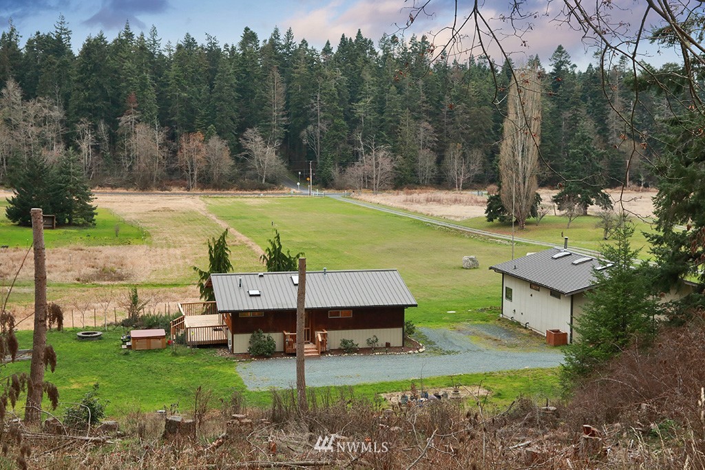 6301 Wahl Road Freeland, WA 98249 - Photo 30 of 40 a view of a park with large trees