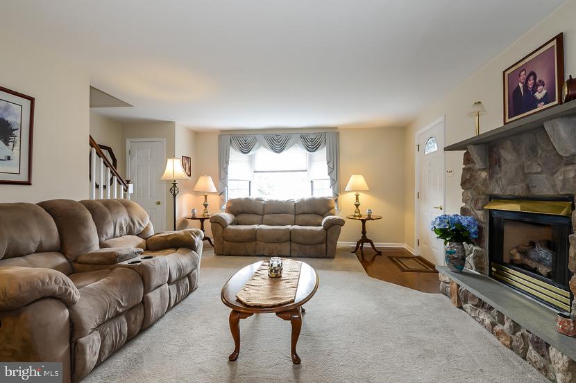 829 Colwell Road Swarthmore, PA 19081 - Photo 3 of 26 Living Room