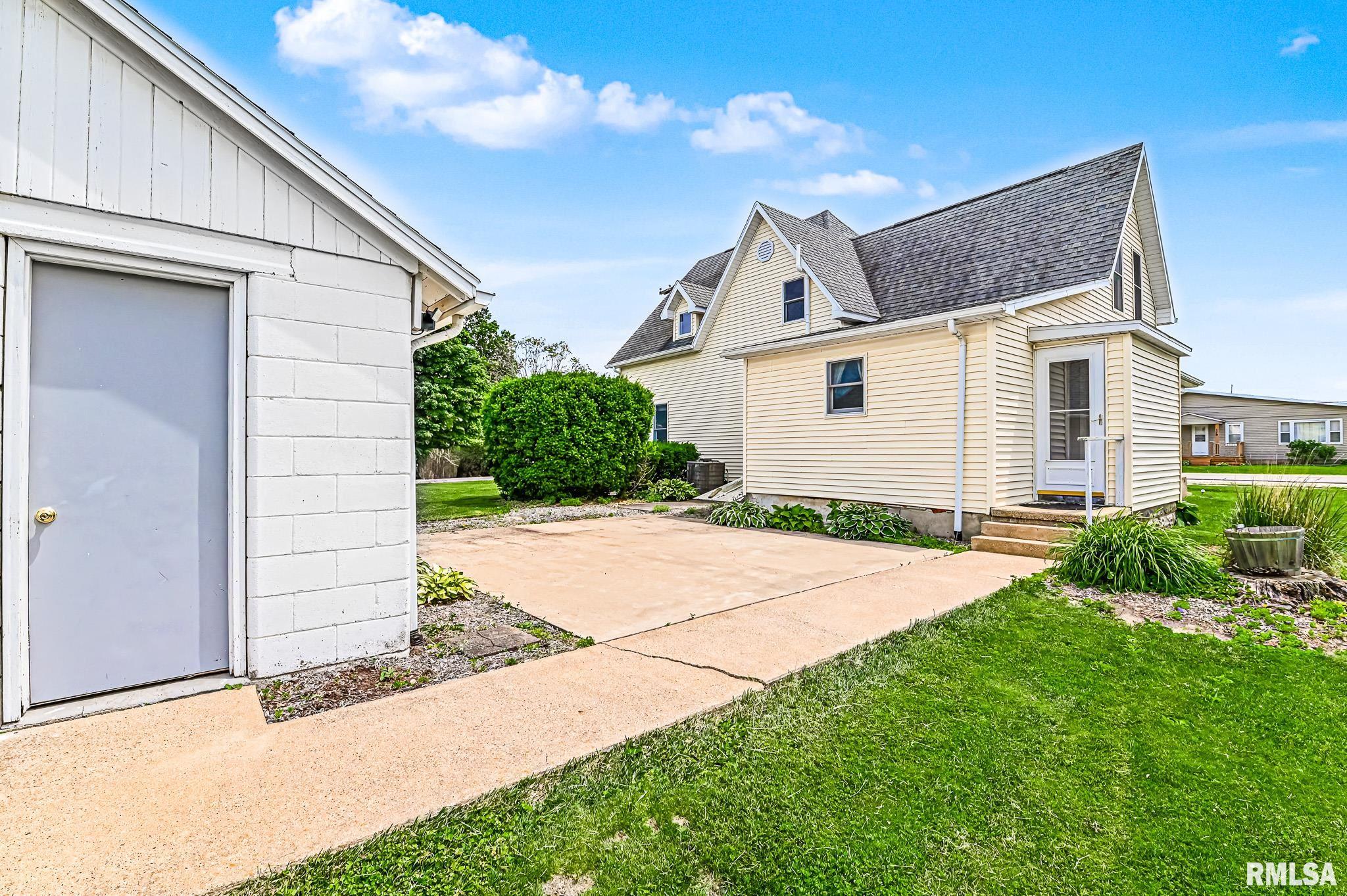122 Fisk Street Goodfield, IL 61742 - Photo 8 of 35
